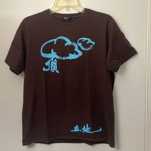 Brown and blue graphic tee